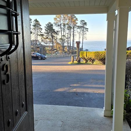 Ocean Cove Lodge Bar & Grill Walsh Landing Exterior photo